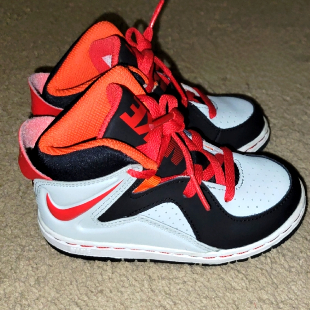 Nike Toddler Court Invader Lace Up Sneakers 8c